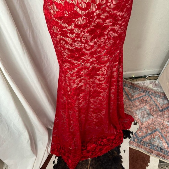 Emerald Sundae Red Lace Maxi Gown with Fishtail Cut - Small - Picture 7 of 8